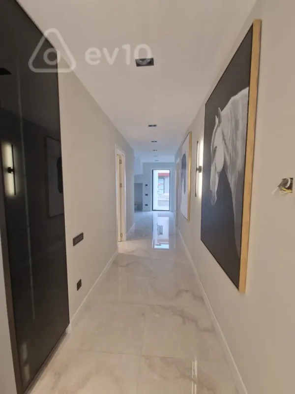 Kirayə verilir 4 otaqlı həyət evi 3000 m²