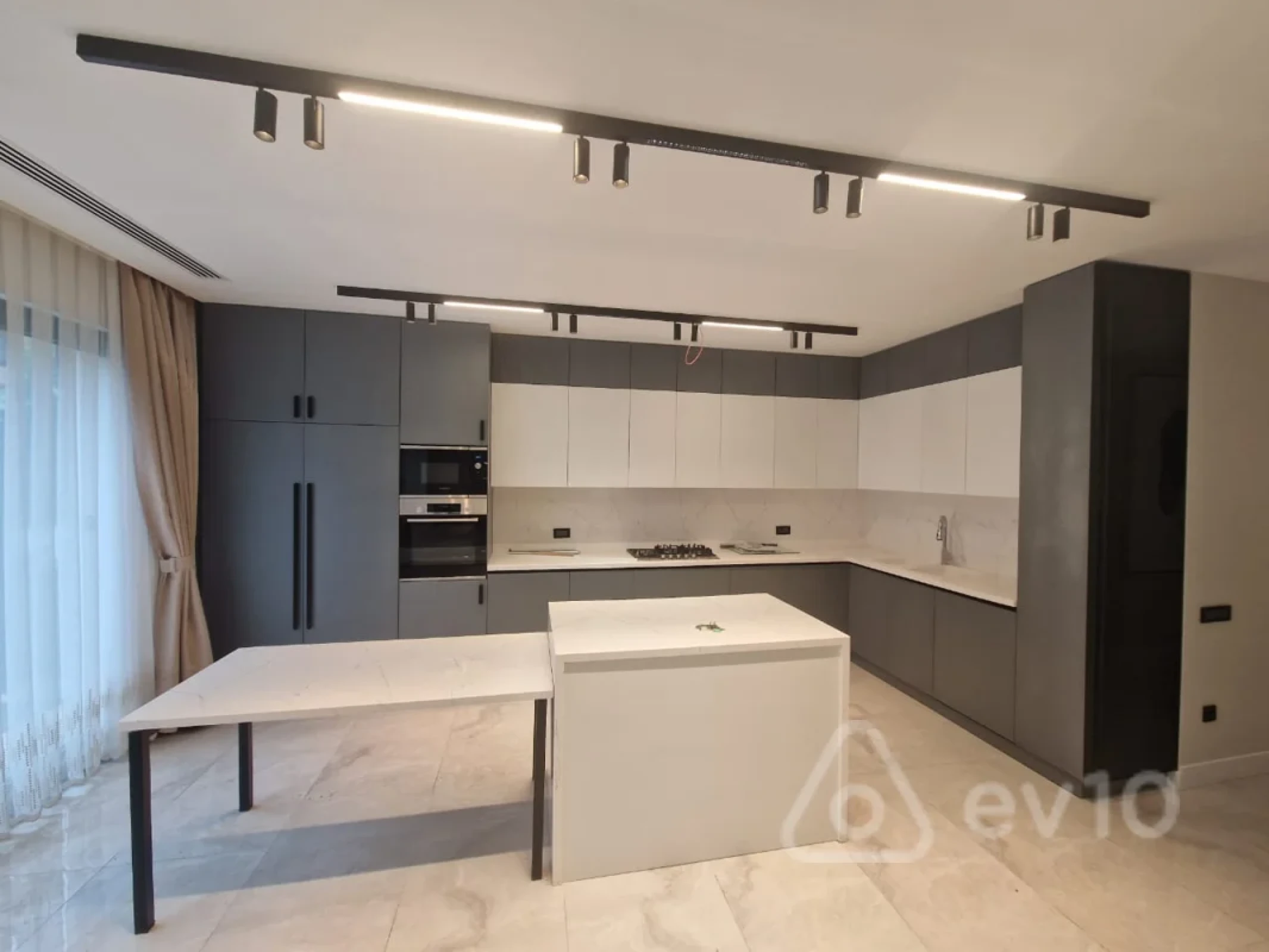 Kirayə verilir 4 otaqlı həyət evi 3000 m²