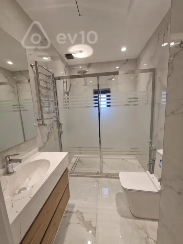Kirayə verilir 4 otaqlı həyət evi 3000 m²
