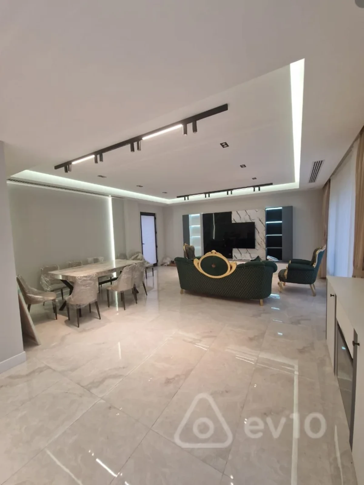 Kirayə verilir 4 otaqlı həyət evi 3000 m²