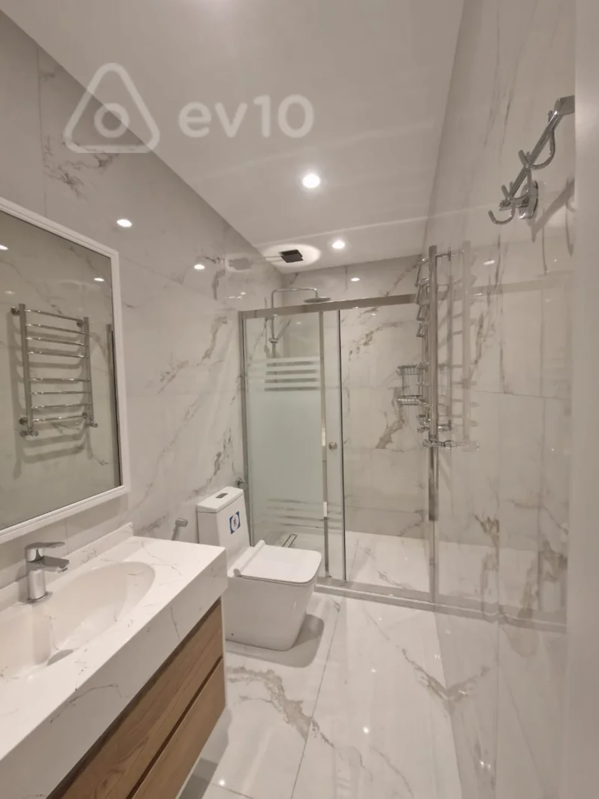 Kirayə verilir 4 otaqlı həyət evi 3000 m²