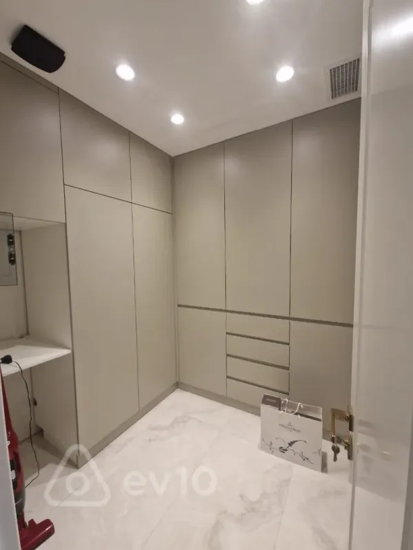 Kirayə verilir 4 otaqlı həyət evi 3000 m²