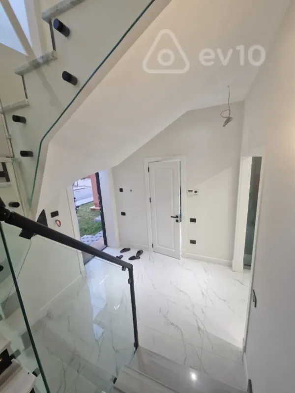Kirayə verilir 4 otaqlı həyət evi 200 m²