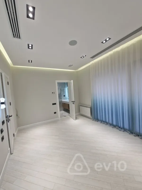 Kirayə verilir 4 otaqlı həyət evi 200 m²