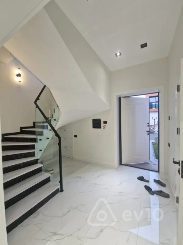 Kirayə verilir 4 otaqlı həyət evi 200 m²