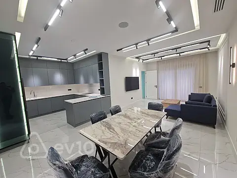 Kirayə verilir 4 otaqlı həyət evi 200 m²