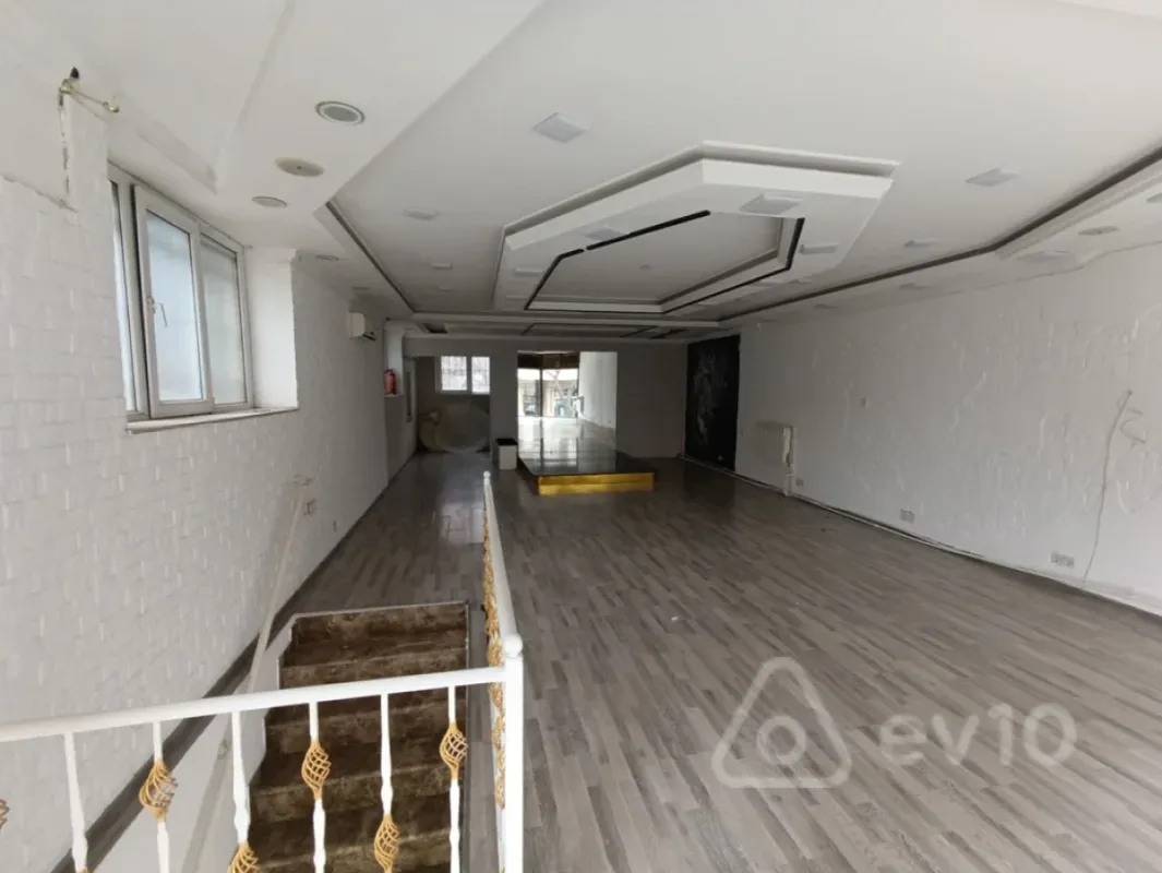 Kirayə verilir mənzil 135 m²