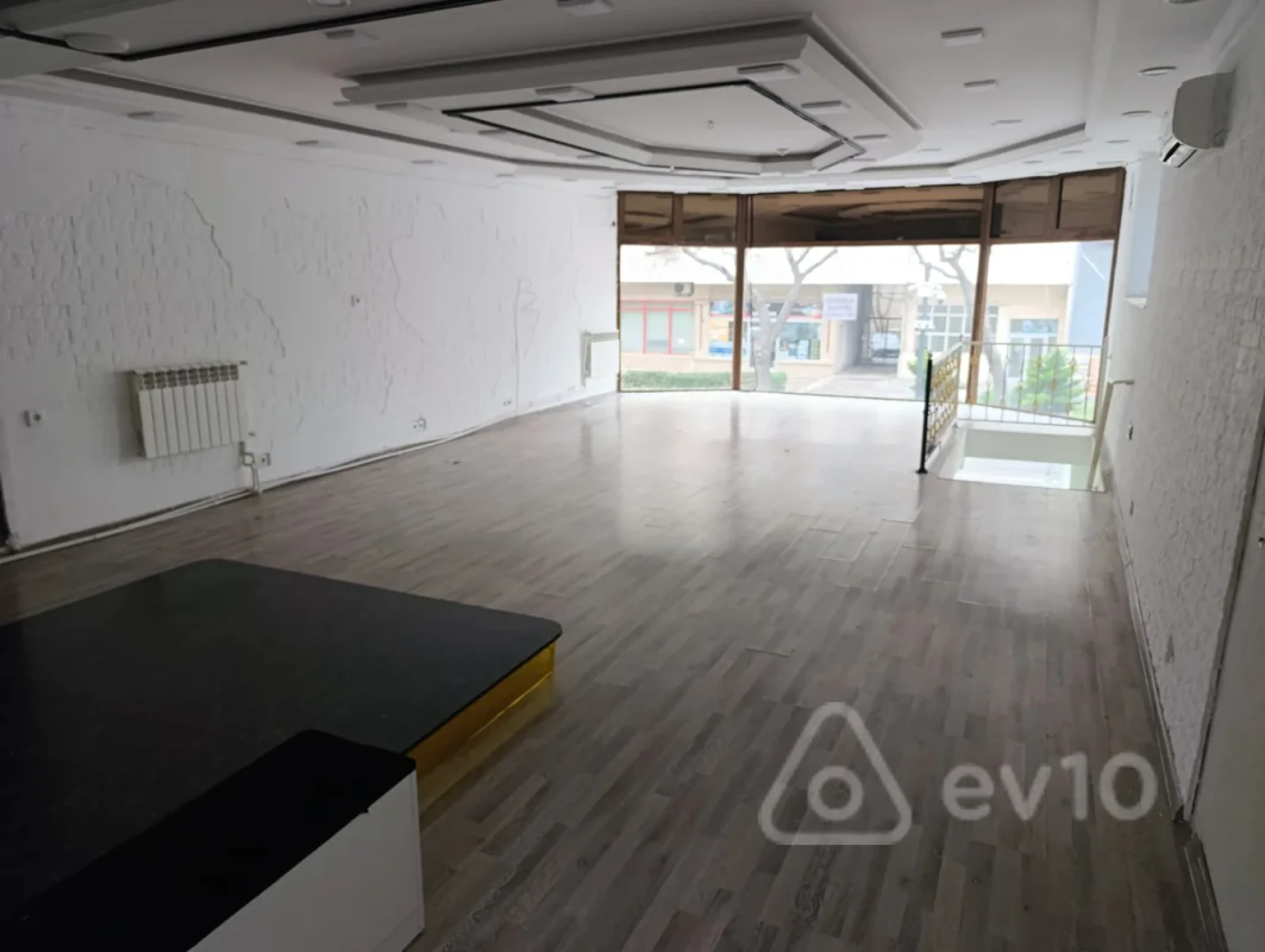 Kirayə verilir mənzil 135 m²