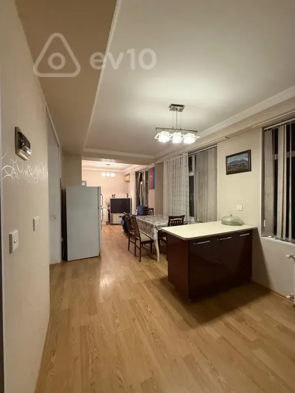 Kirayə verilir 3 otaqlı köhnə tikili 85 m²