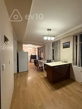 Kirayə verilir 3 otaqlı köhnə tikili 85 m²