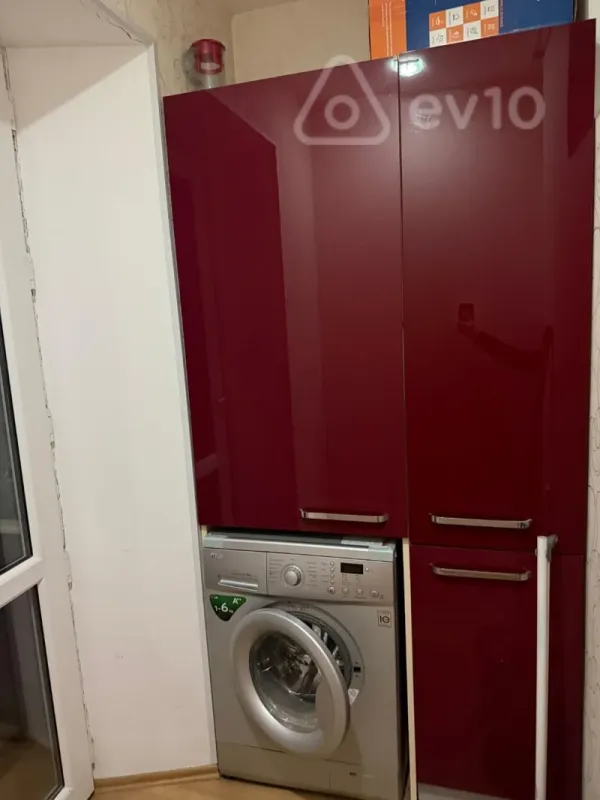Kirayə verilir 3 otaqlı köhnə tikili 85 m²