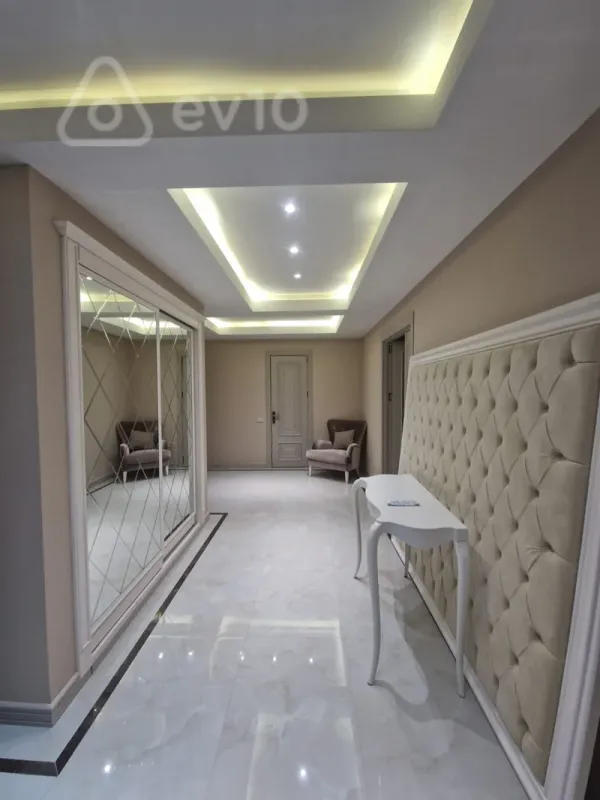 Kirayə verilir 3 otaqlı yeni tikili 190 m²