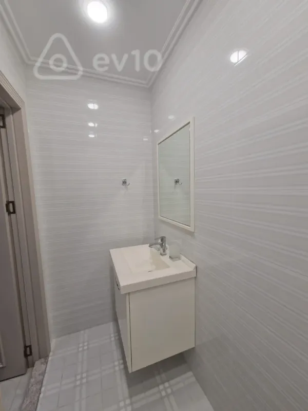 Kirayə verilir 3 otaqlı yeni tikili 190 m²