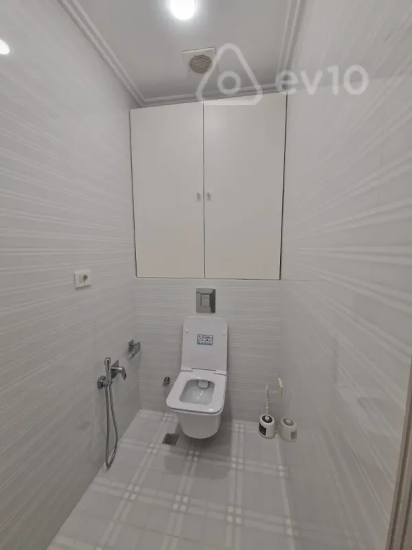 Kirayə verilir 3 otaqlı yeni tikili 190 m²