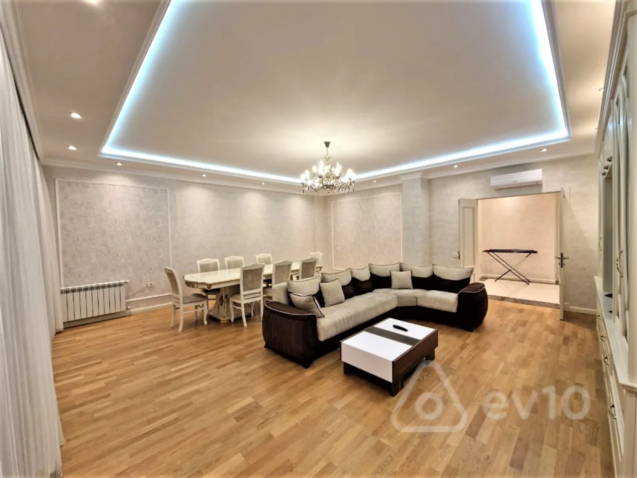 Kirayə verilir 3 otaqlı yeni tikili 180 m²