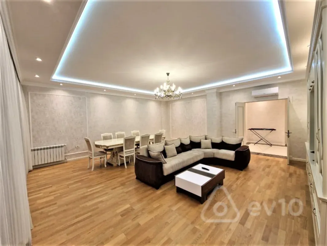 Kirayə verilir 3 otaqlı yeni tikili 180 m²