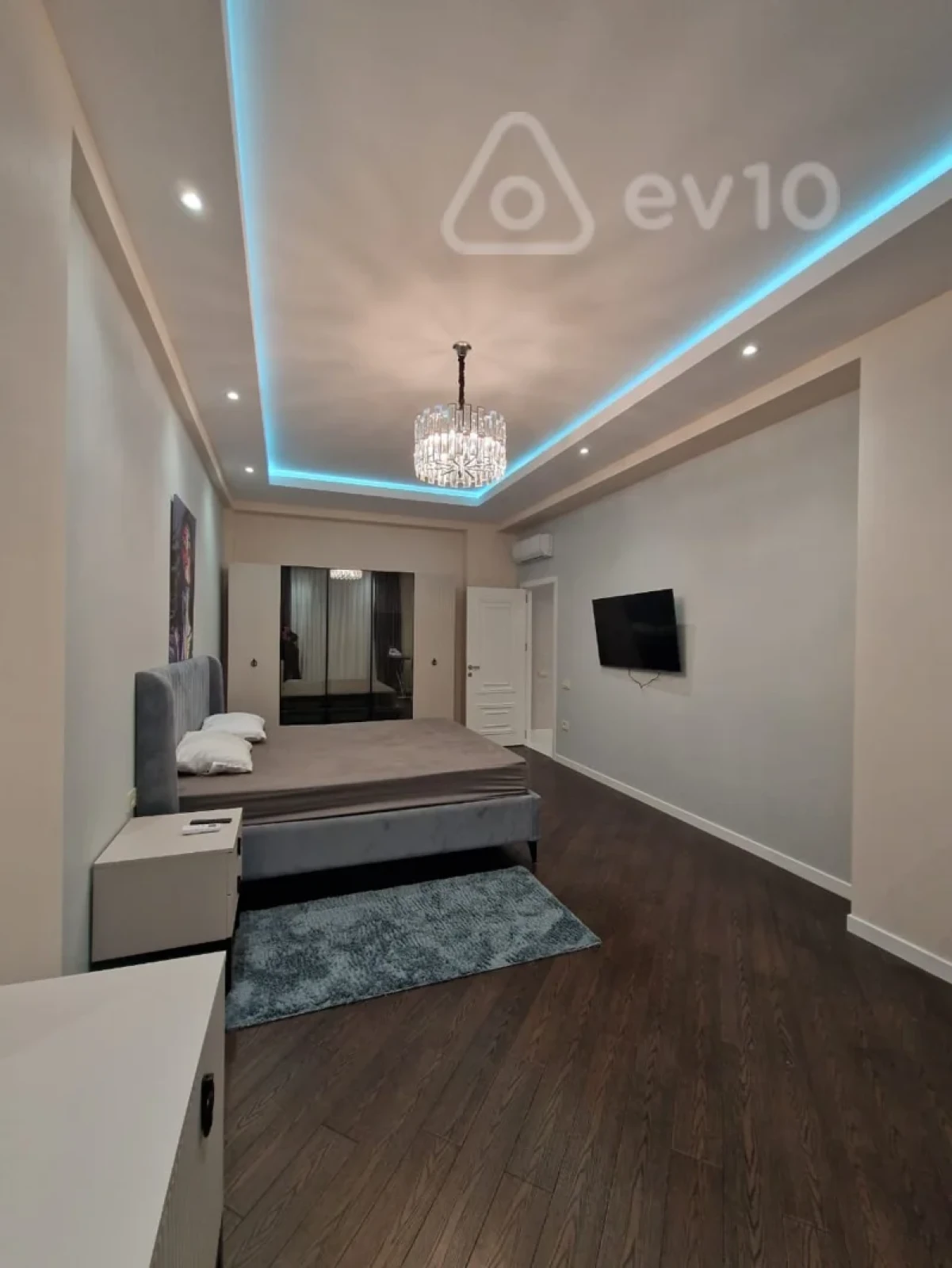 Kirayə verilir 3 otaqlı yeni tikili 130 m²