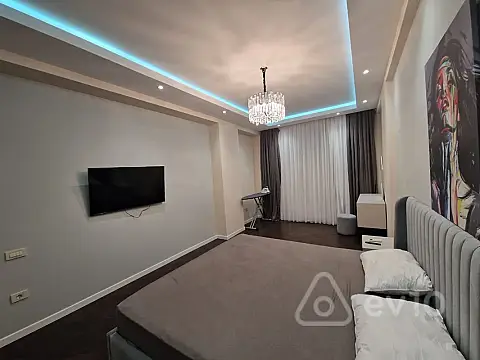 Kirayə verilir 3 otaqlı yeni tikili 130 m²