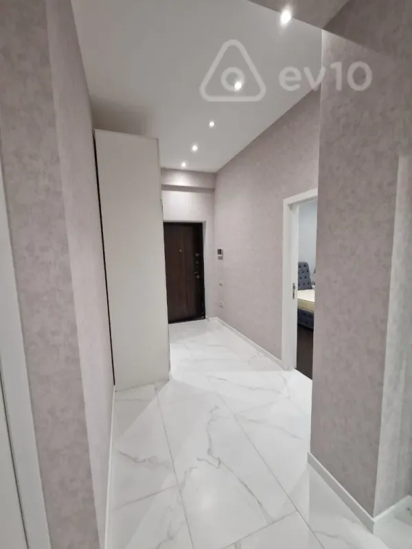 Kirayə verilir 3 otaqlı yeni tikili 130 m²