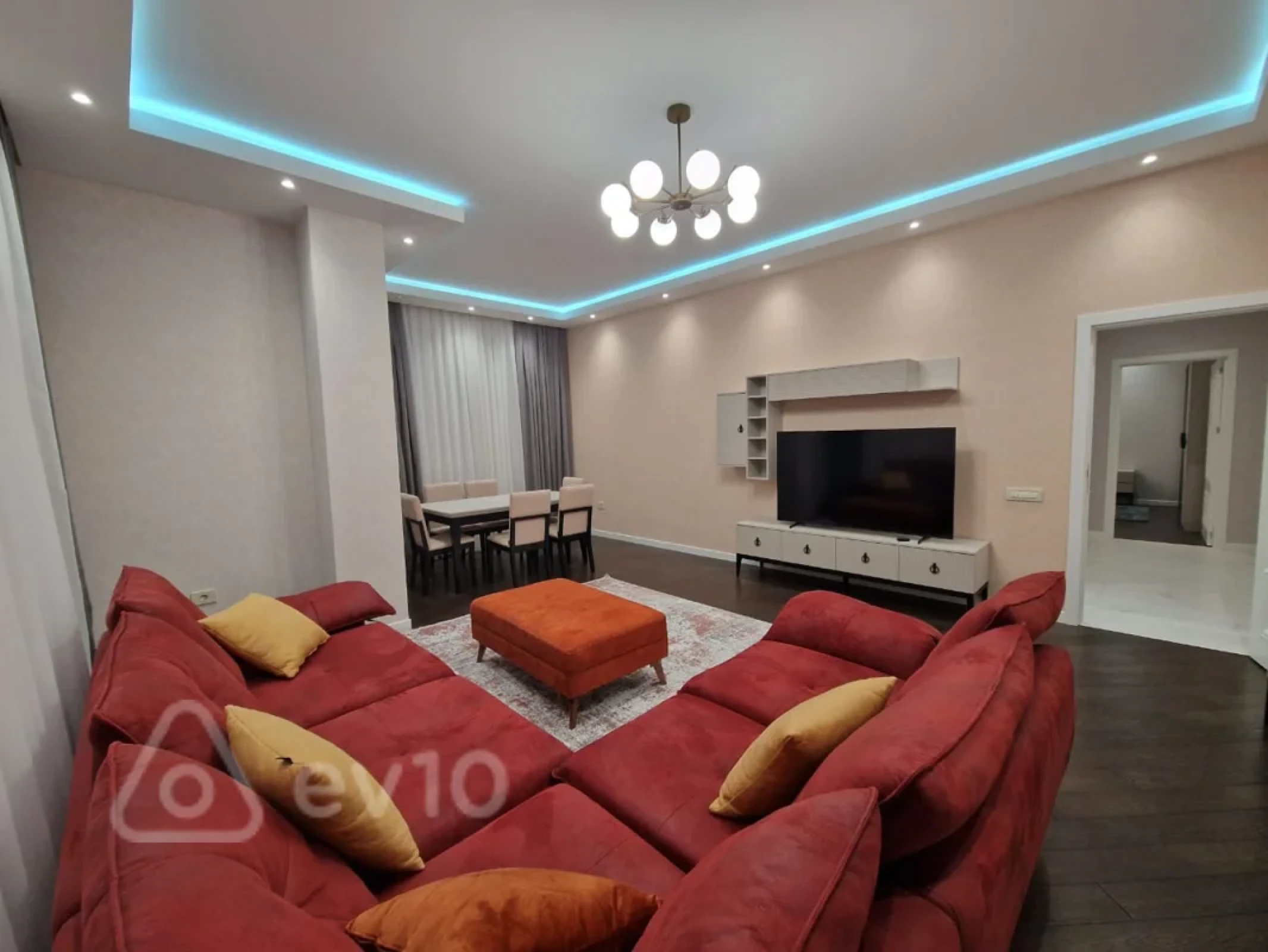 Kirayə verilir 3 otaqlı yeni tikili 130 m²