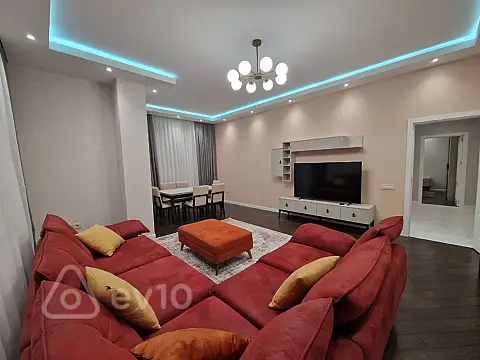 Kirayə verilir 3 otaqlı yeni tikili 130 m²