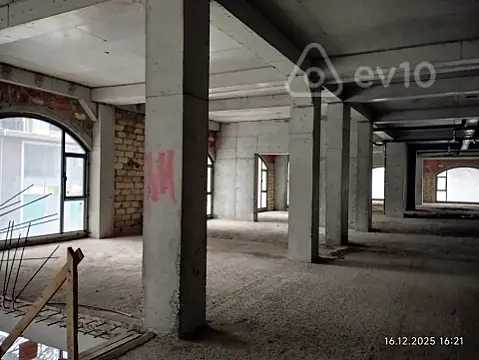 Kirayə verilir mənzil 400 m²