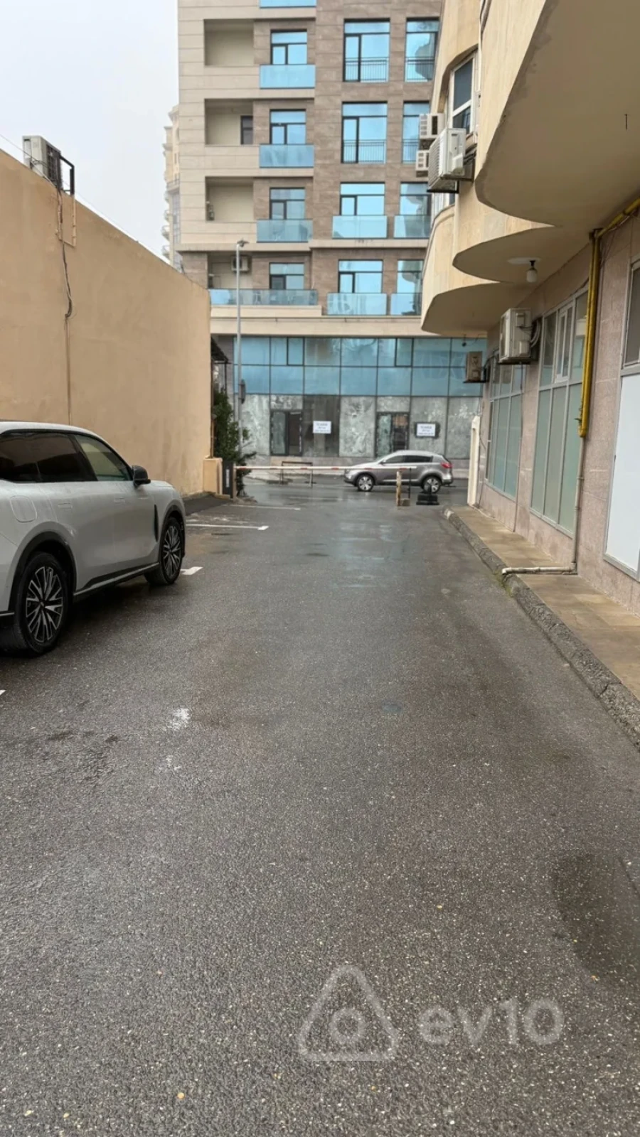 Satılır 3 otaqlı yeni tikili 128 m²