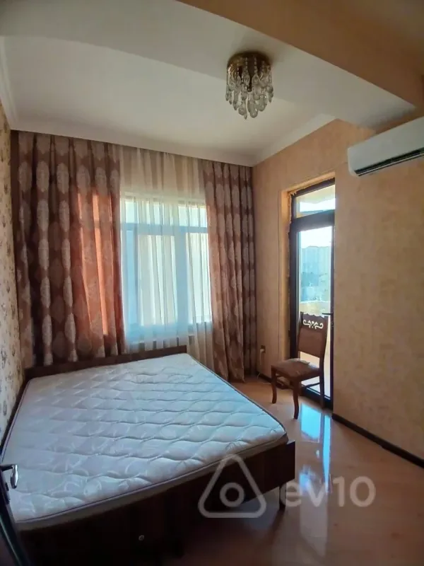 Kirayə verilir 2 otaqlı yeni tikili 70 m²