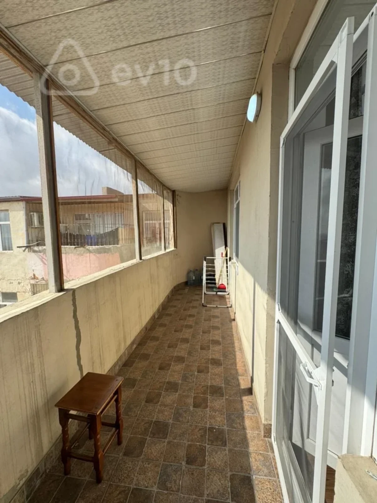 Kirayə verilir 2 otaqlı yeni tikili 70 m²