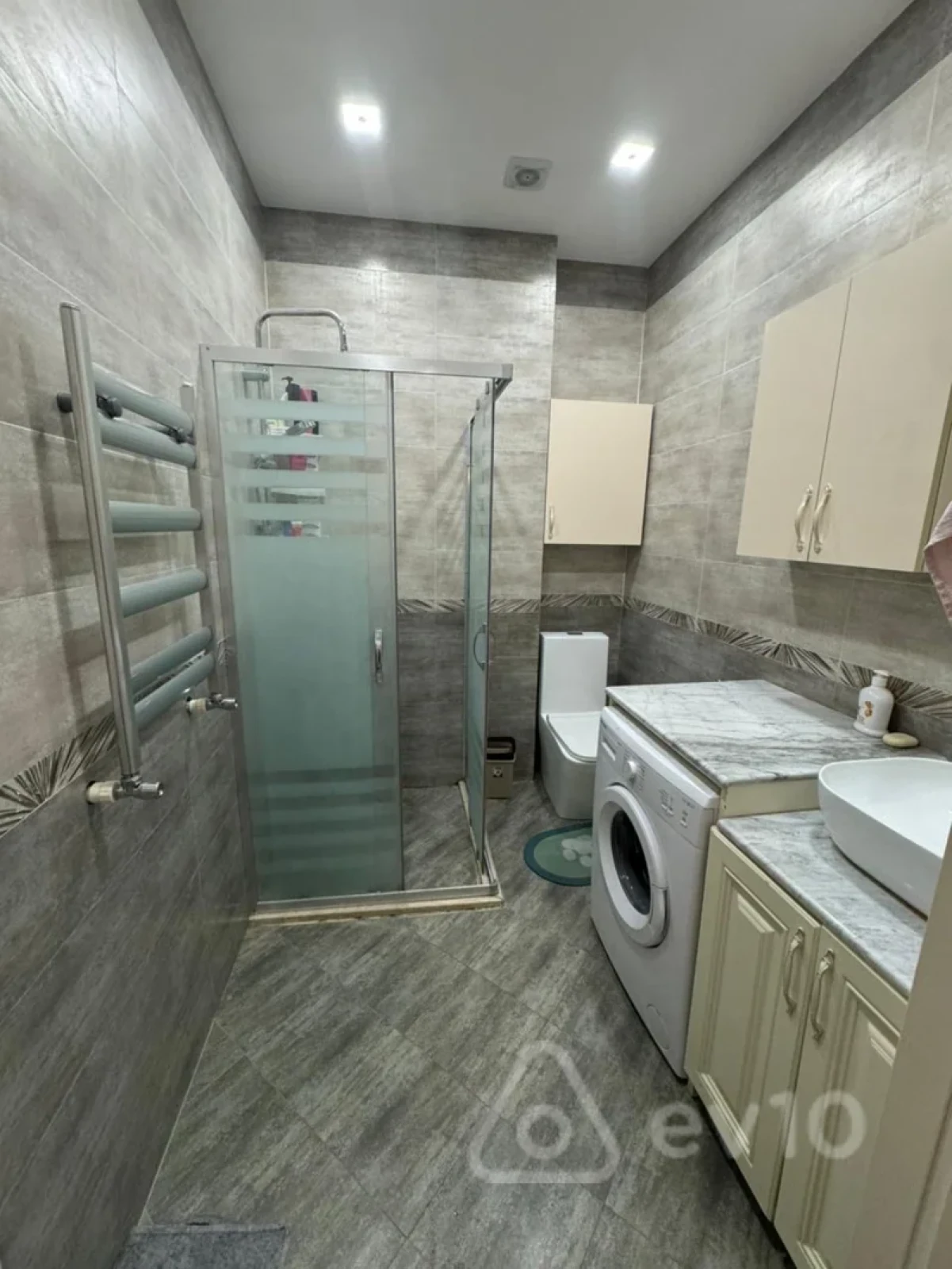 Kirayə verilir 2 otaqlı yeni tikili 70 m²