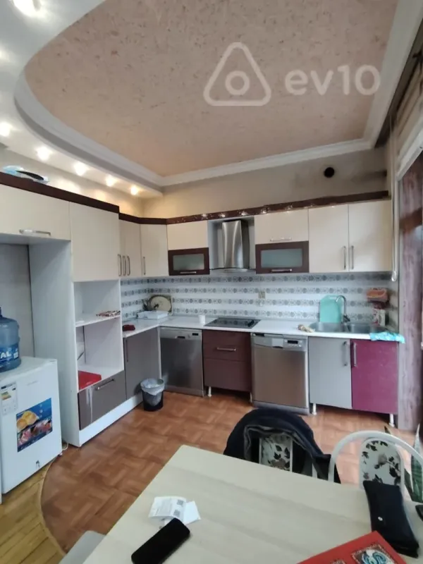 Kirayə verilir 3 otaqlı ofis 167 m²