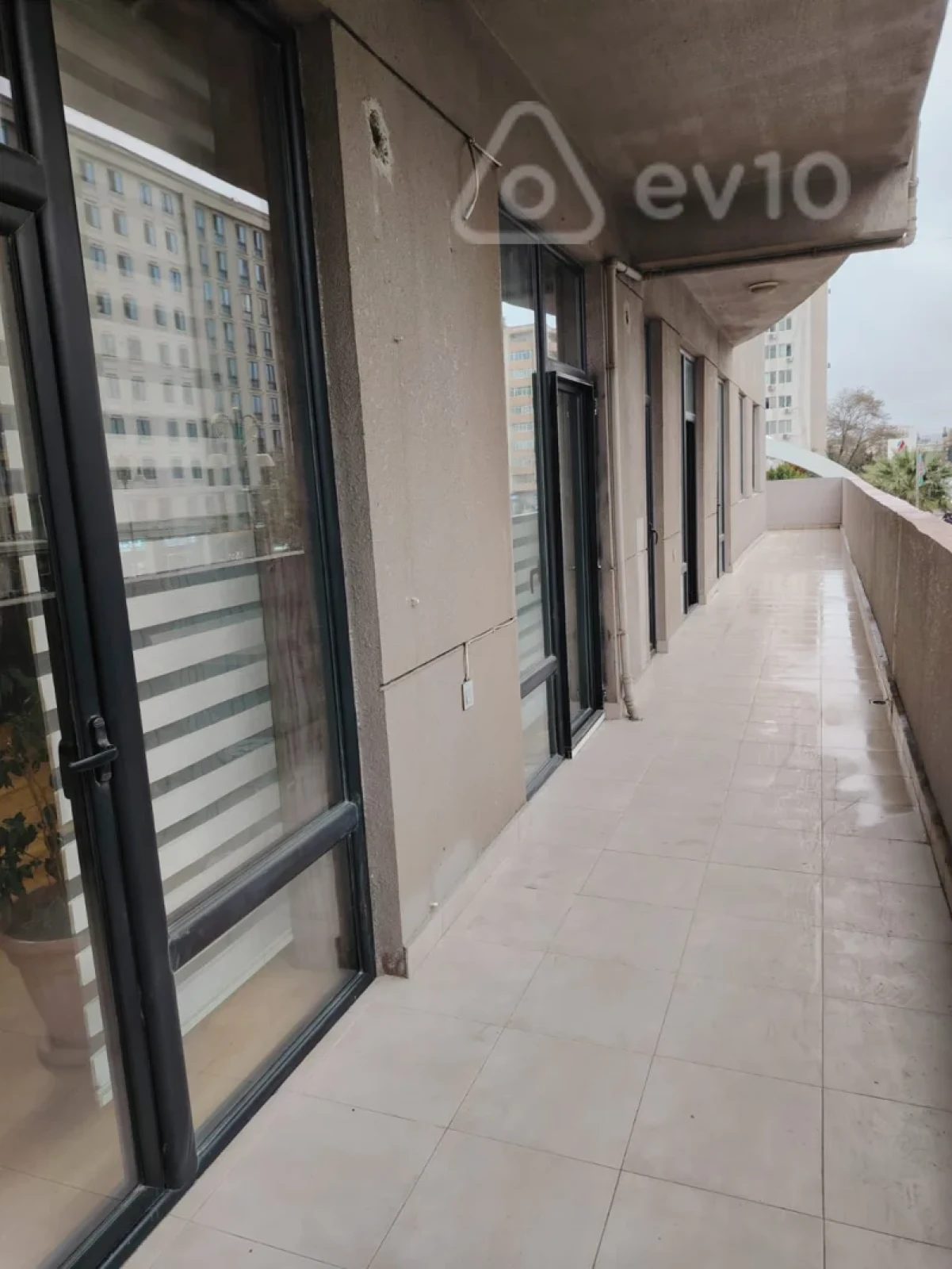 Kirayə verilir 3 otaqlı ofis 167 m²