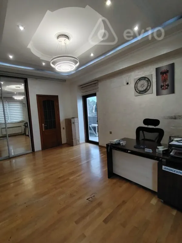 Kirayə verilir 3 otaqlı ofis 167 m²