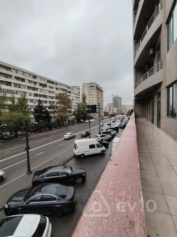 Kirayə verilir 3 otaqlı ofis 167 m²