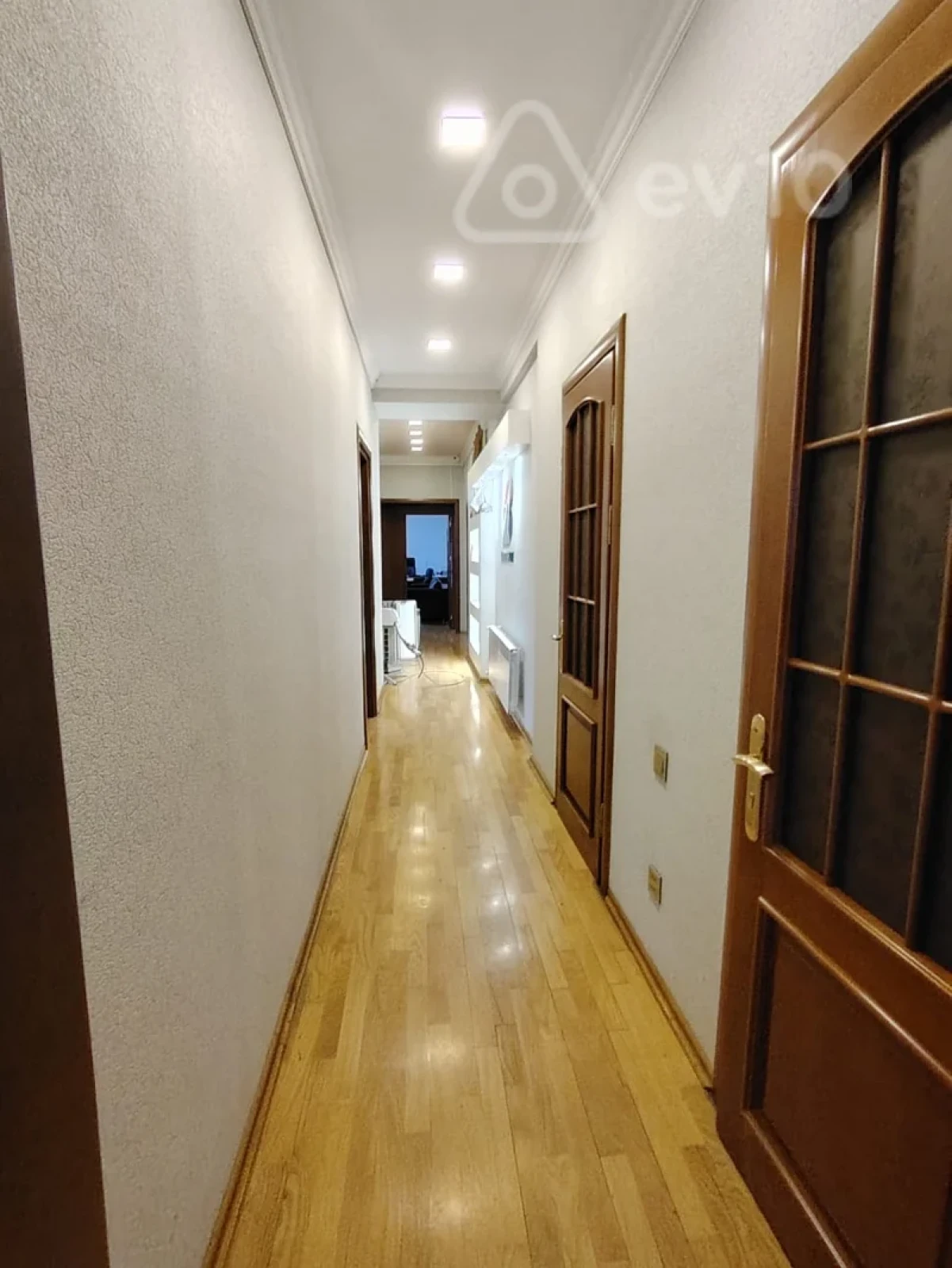 Kirayə verilir 3 otaqlı ofis 167 m²