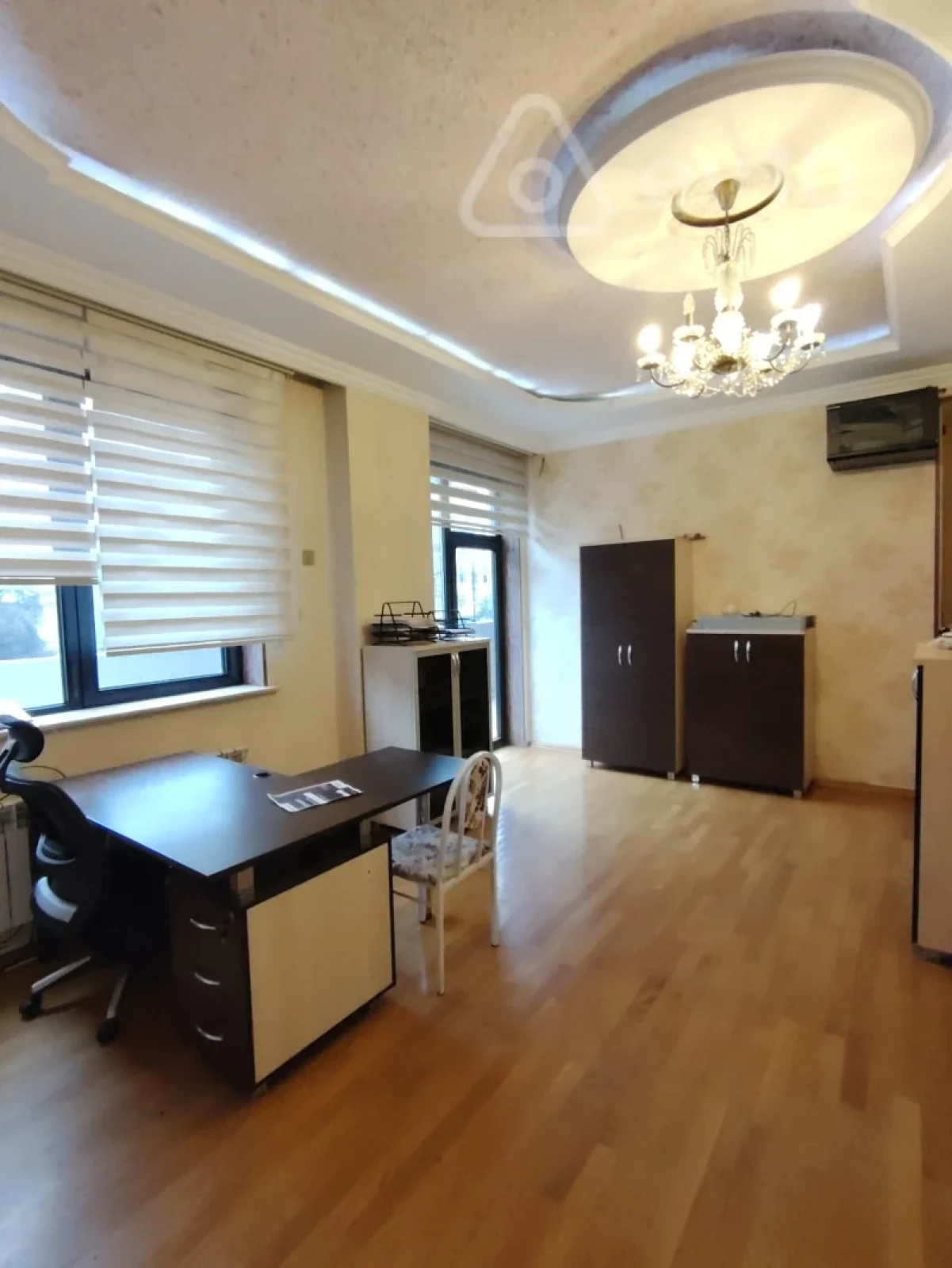 Kirayə verilir 3 otaqlı ofis 167 m²