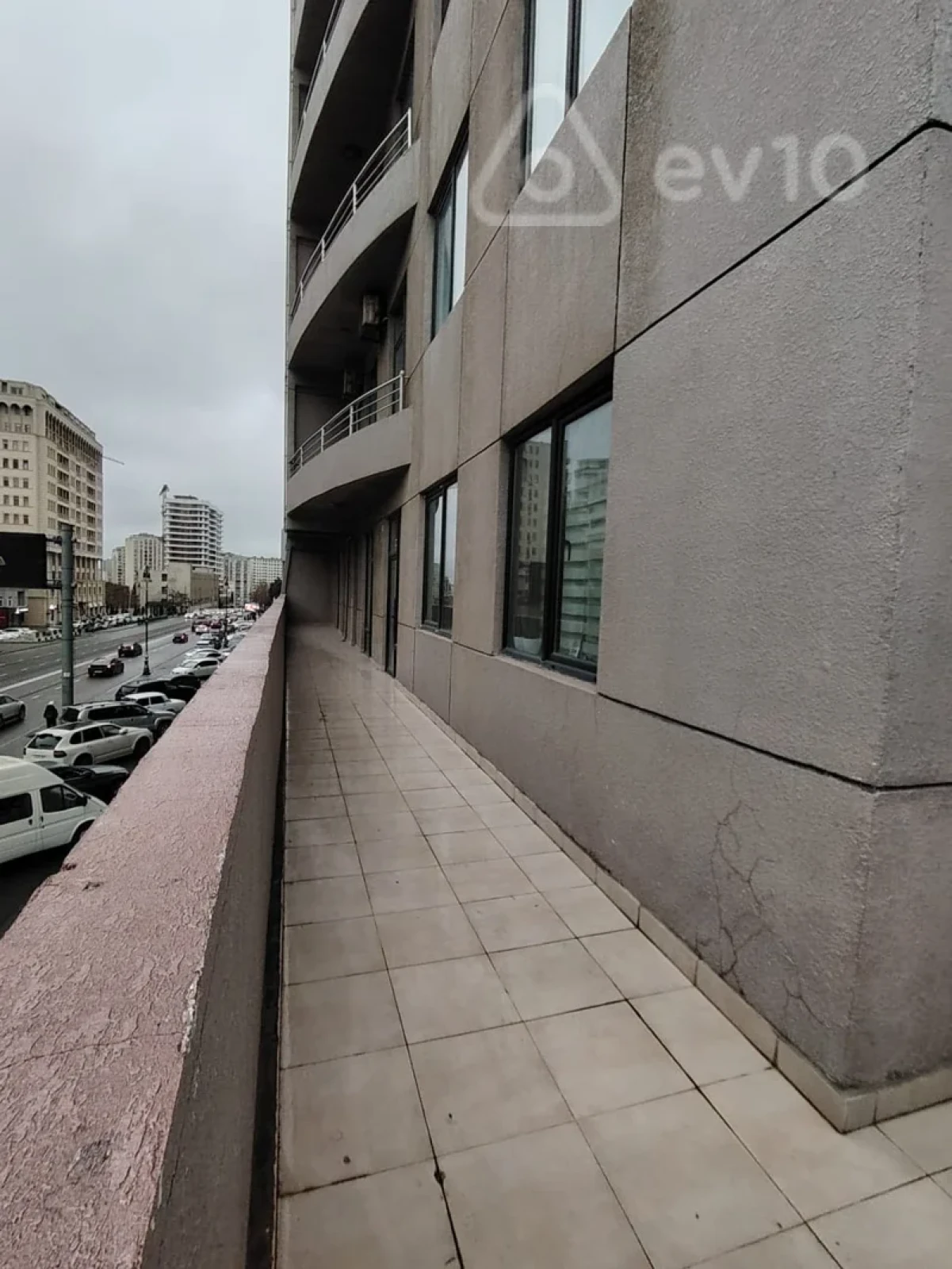 Kirayə verilir 3 otaqlı ofis 167 m²