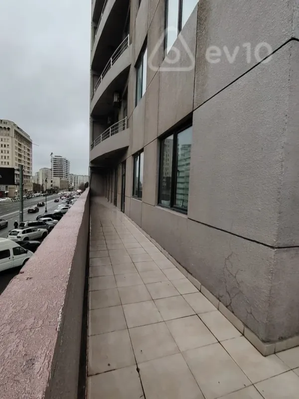 Kirayə verilir 3 otaqlı ofis 167 m²