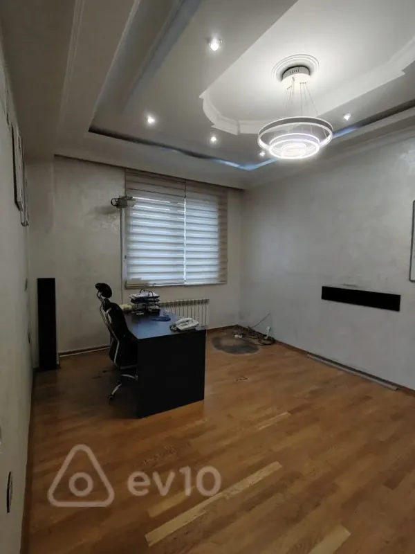Kirayə verilir 3 otaqlı ofis 167 m²