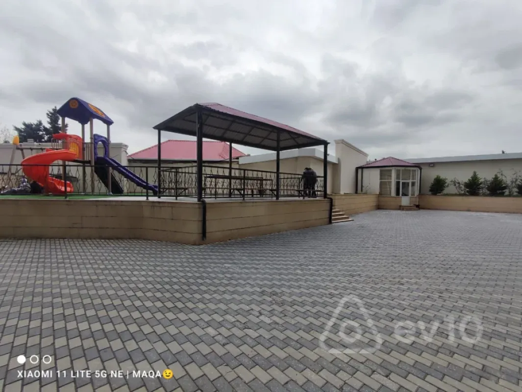 Satılır 4 otaqlı yeni tikili 215 m²