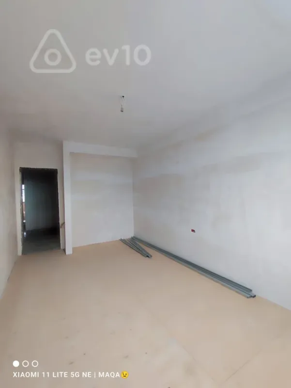 Satılır 4 otaqlı yeni tikili 215 m²