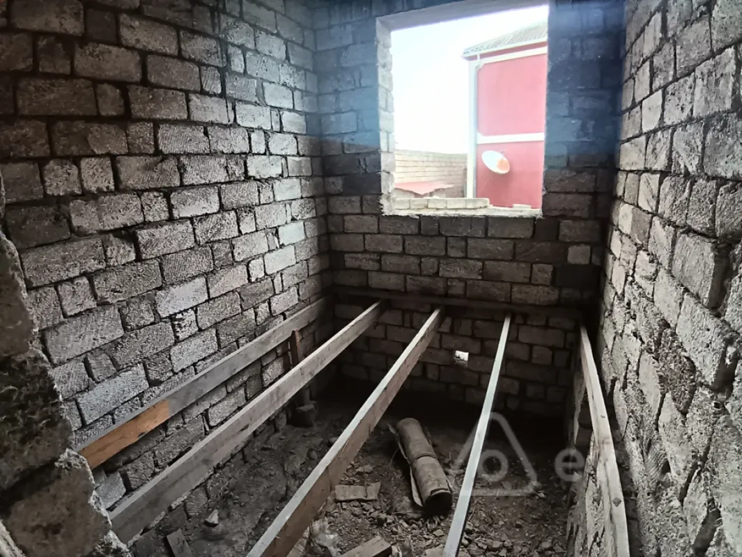 Satılır 6 otaqlı həyət evi 5000 m²