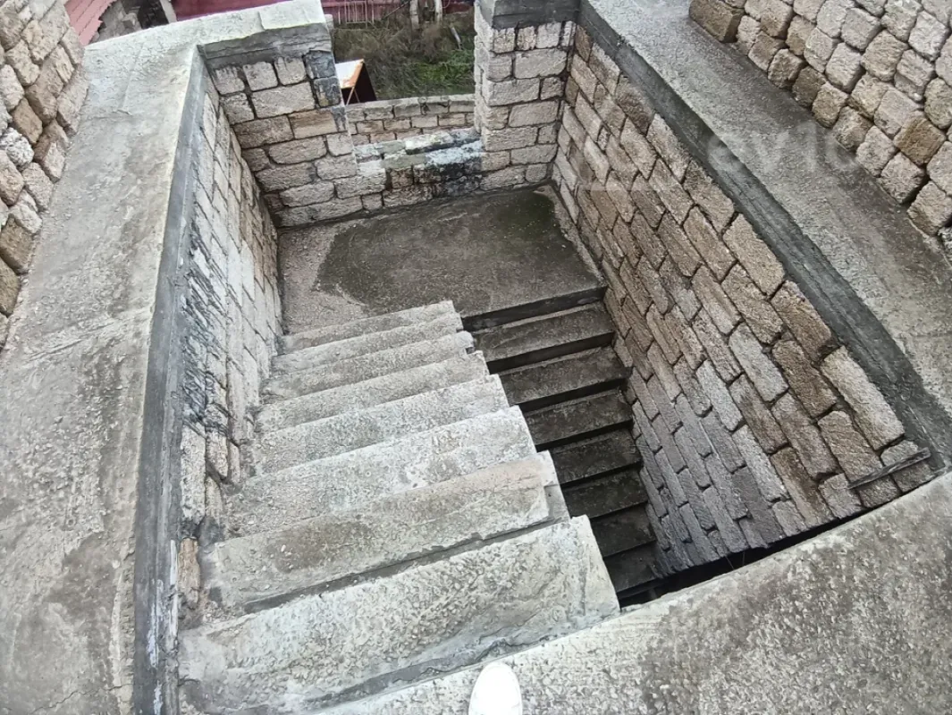 Satılır 6 otaqlı həyət evi 5000 m²