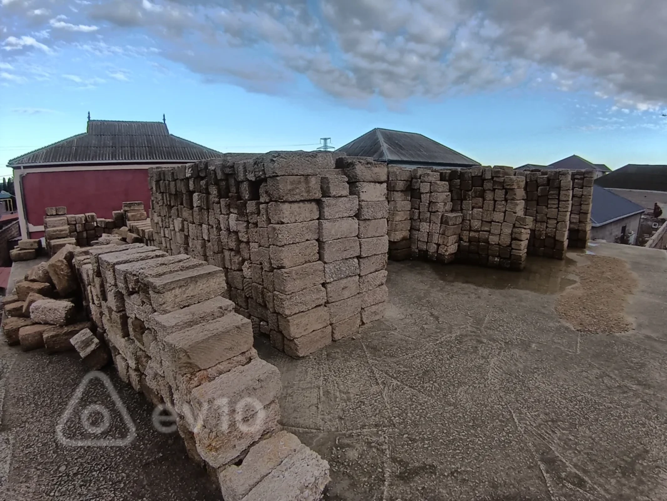 Satılır 6 otaqlı həyət evi 5000 m²