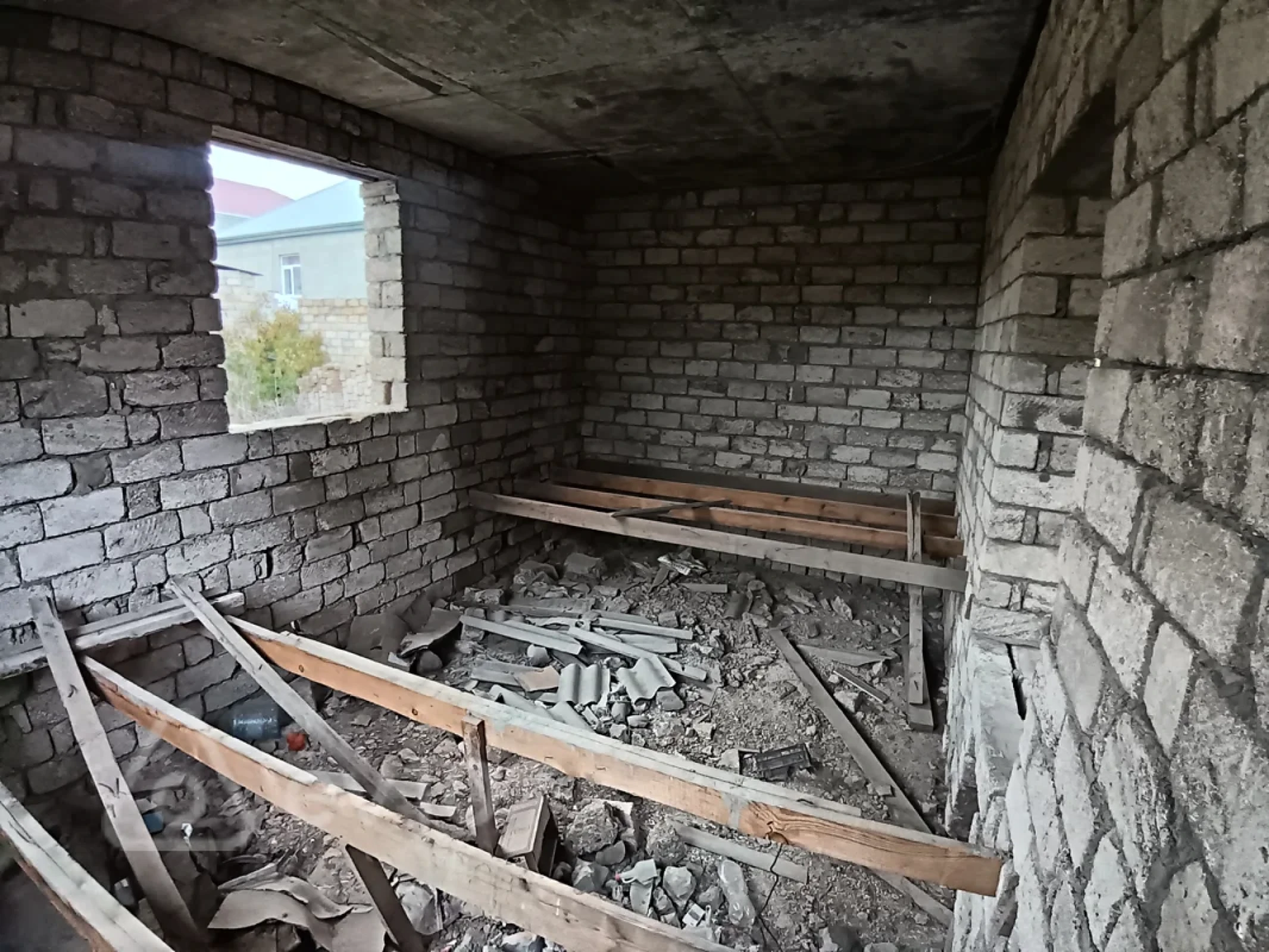 Satılır 6 otaqlı həyət evi 5000 m²