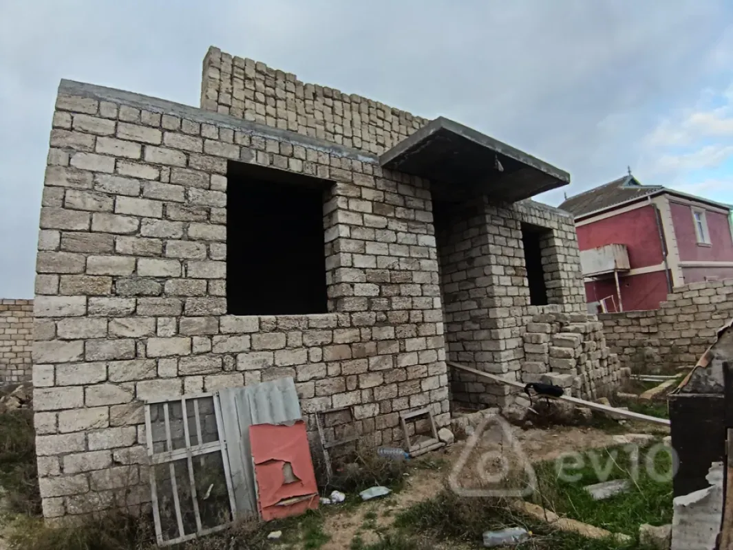 Satılır 6 otaqlı həyət evi 5000 m²