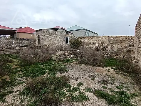 Satılır 6 otaqlı həyət evi 5000 m²