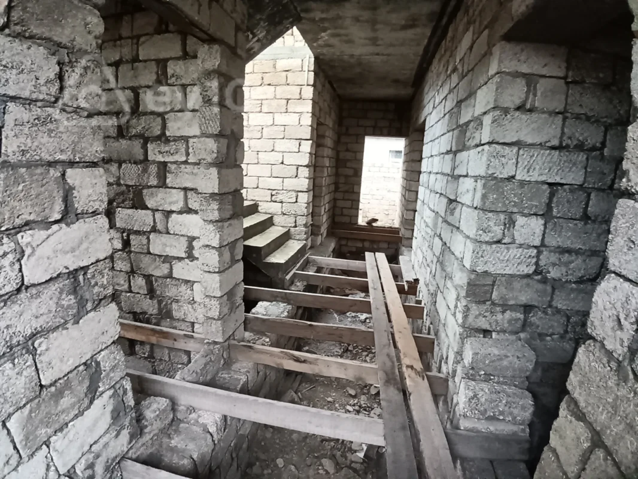 Satılır 6 otaqlı həyət evi 5000 m²