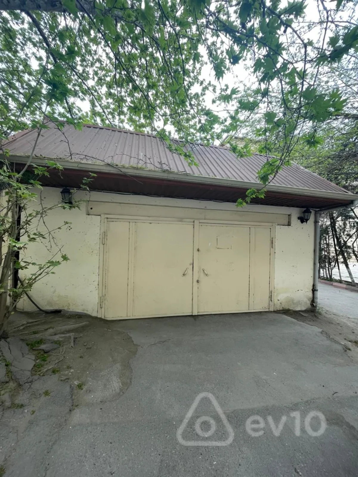 Satılır qaraj 40 m²