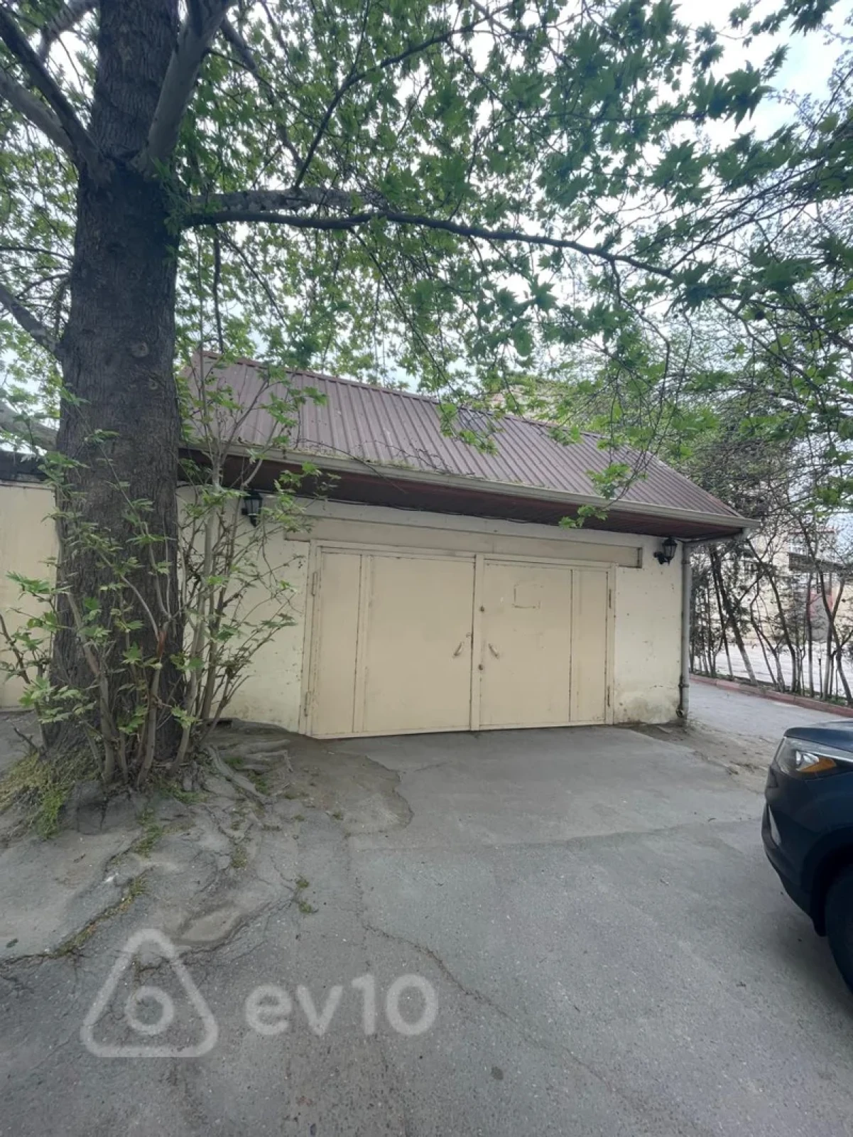 Satılır qaraj 40 m²